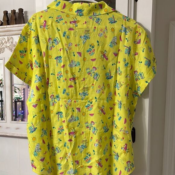 NWT Disney Toy Story Print Women’s Blouse, Bright Yellow Size XL - Picture 5 of 6